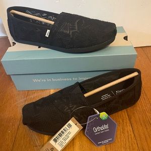 Brand new toms